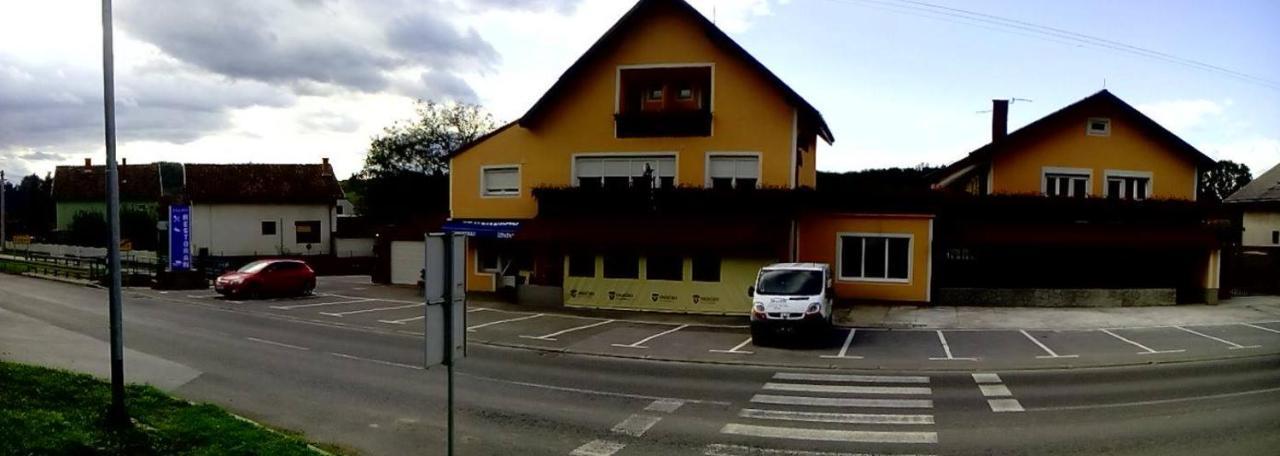 Restoran I Prenociste Egghus Hotell Nasice Exteriör bild